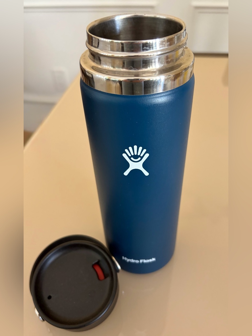 Hydro Flask Blue Stainless Steel Insulated Bottle with Leak-Resistant Lid